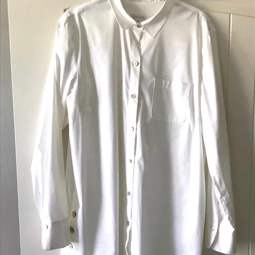 Cute tunic with side buttons